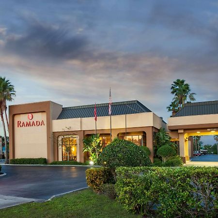 Ramada By Wyndham Orlando Florida Mall Hotel ภายนอก รูปภาพ